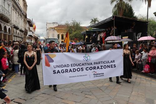 Desfile por Fundación de Cuenca